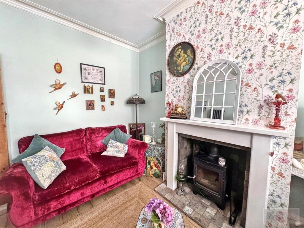 House in Staffordshire Moorlands, Leek - View 4