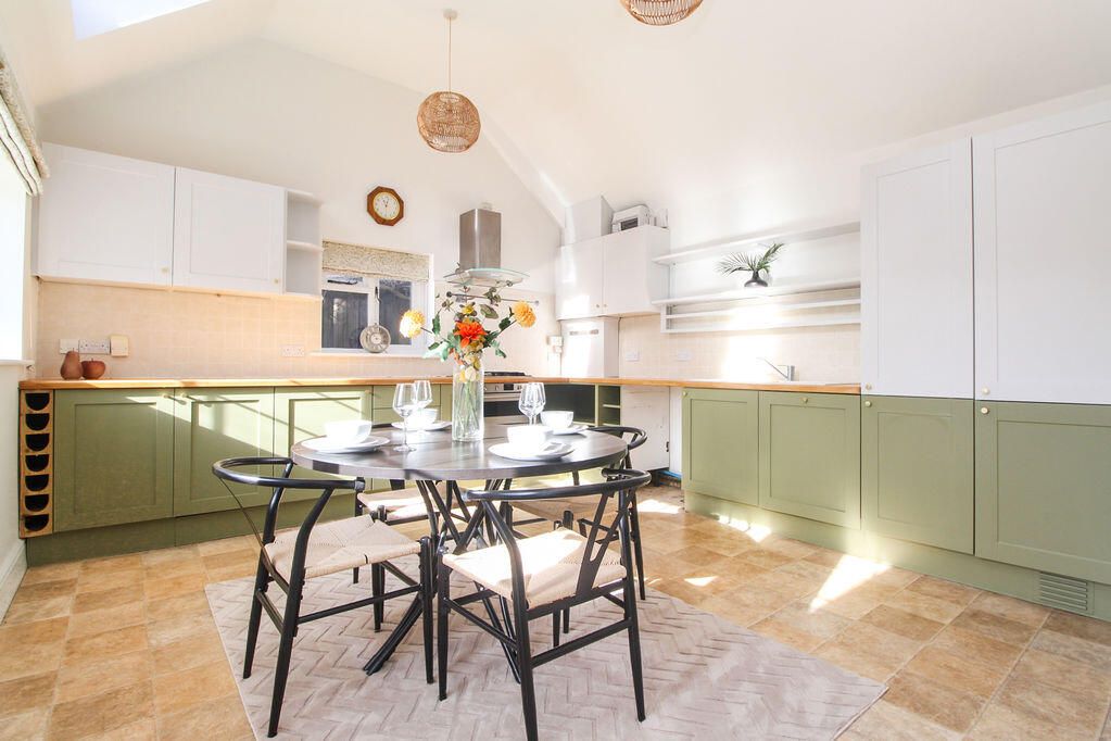 Rothsay Place, Bedford, MK40 photo 2