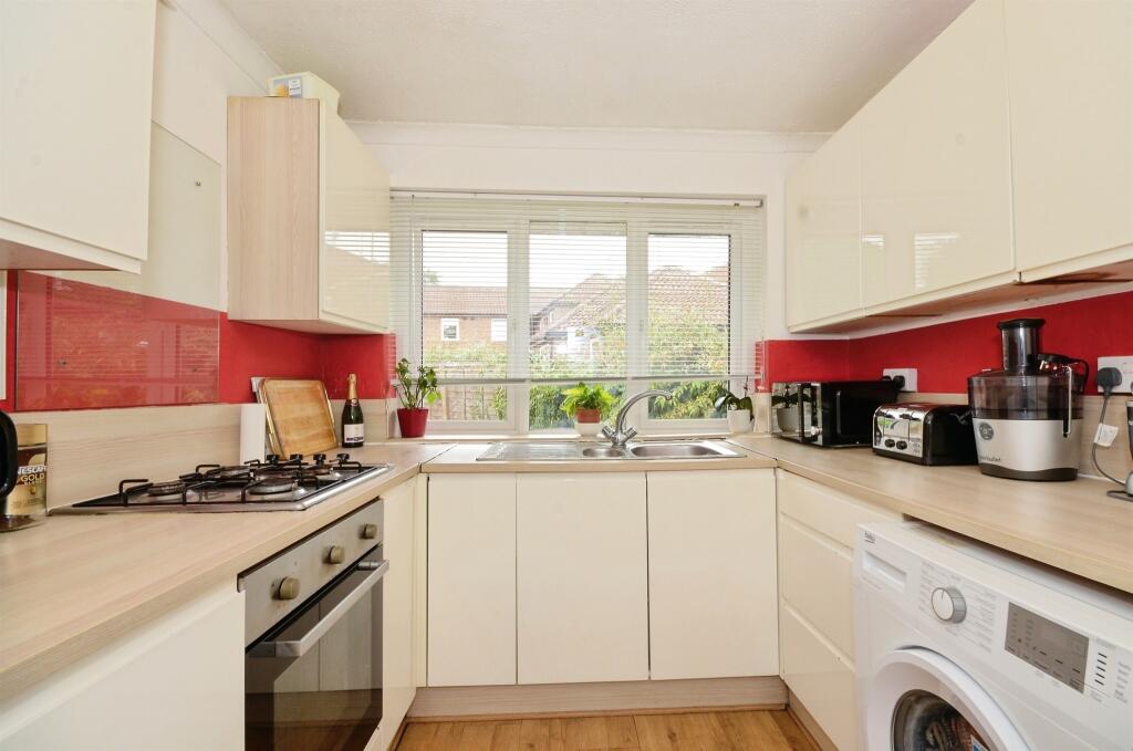 Additional image 4 of Roundwood Lane, HARPENDEN