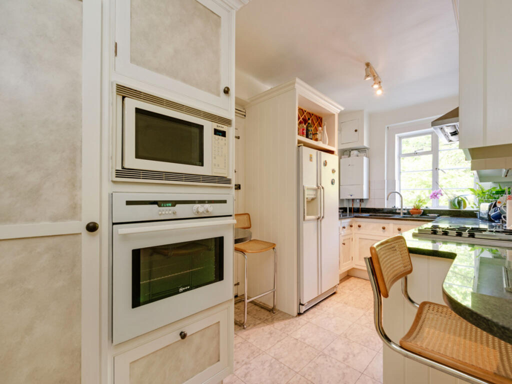 Hamilton Court, Maida Vale, London, W9 photo 2