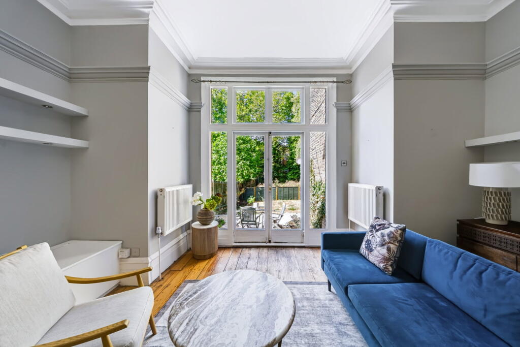 Apartment in London - View 5