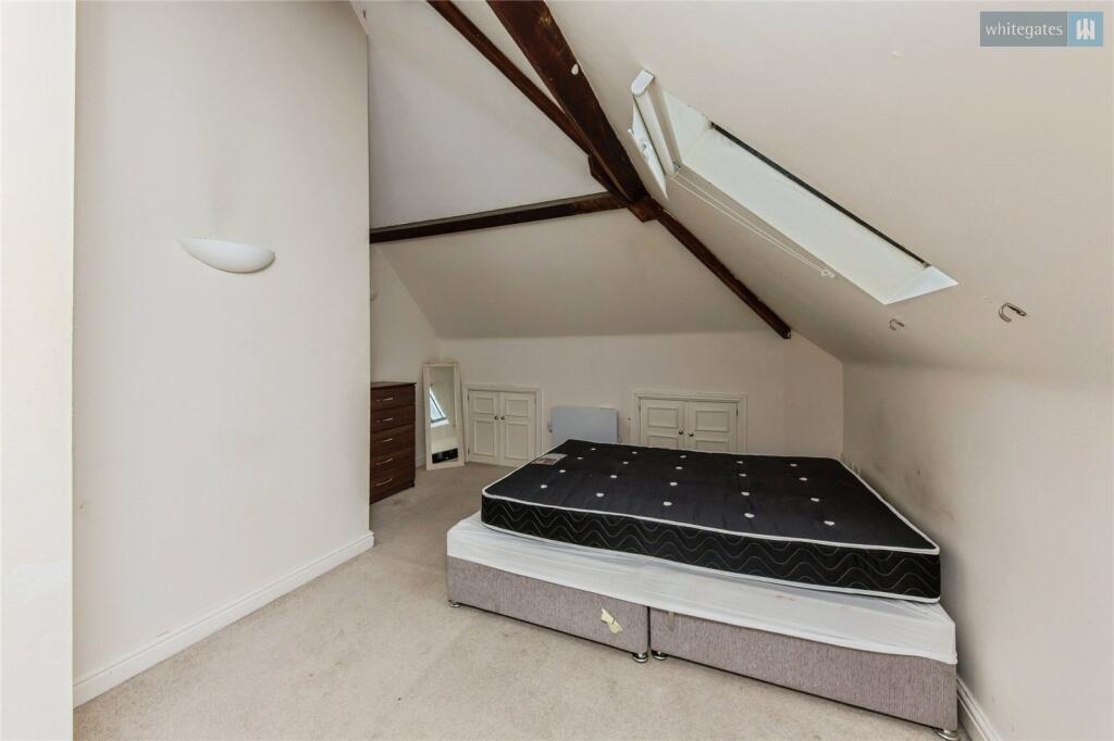 Apartment in Crewe - More