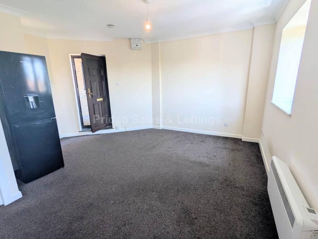 Apartment in Northampton, West Northamptonshire - View 3