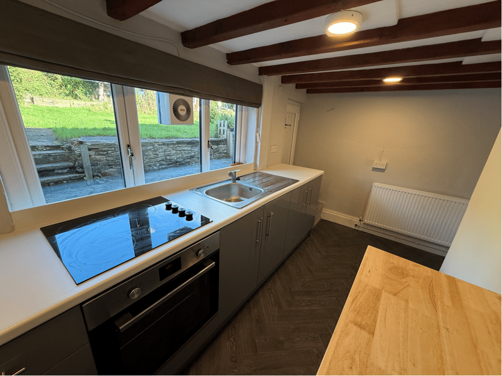 House in Bradford, Bingley - View 5