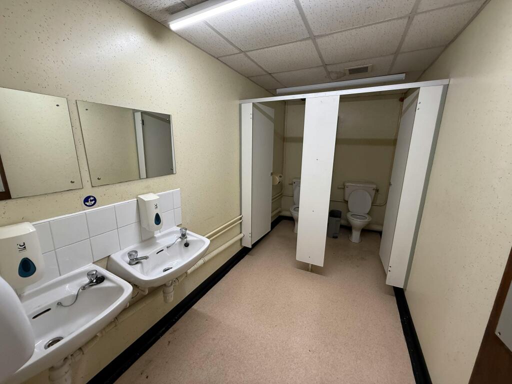 1st Floor WC.jpg