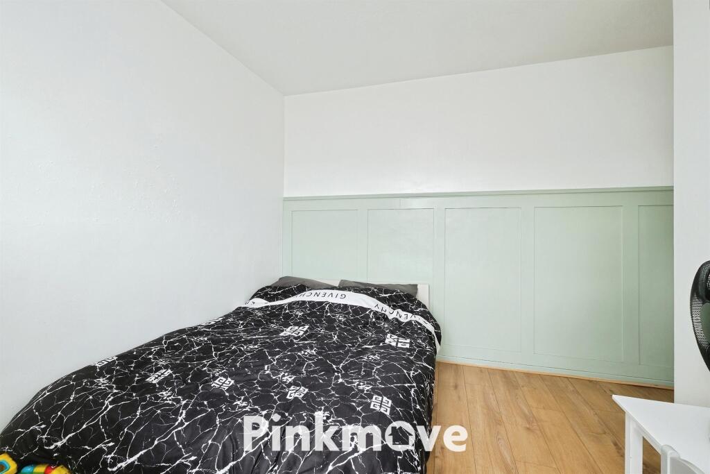 Apartment in Newport, Bettws - More