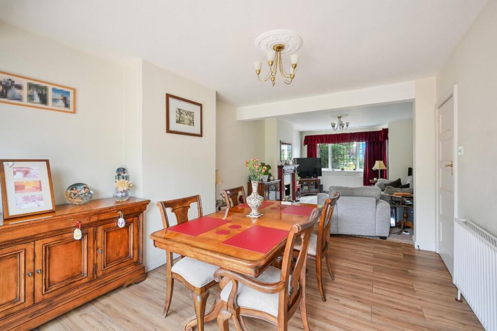 House in Epsom, Stoneleigh - View 5