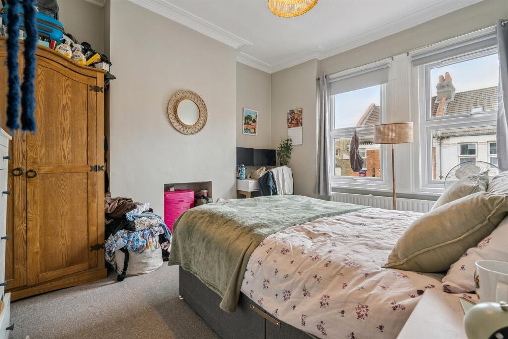 Apartment in London - View 5
