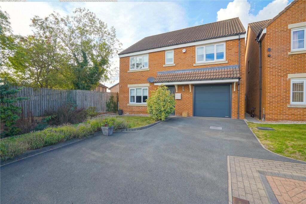 5-bed detached on Willow Tree Way, Wickersley, Rotherham, South Yorkshire, S66, £475,000