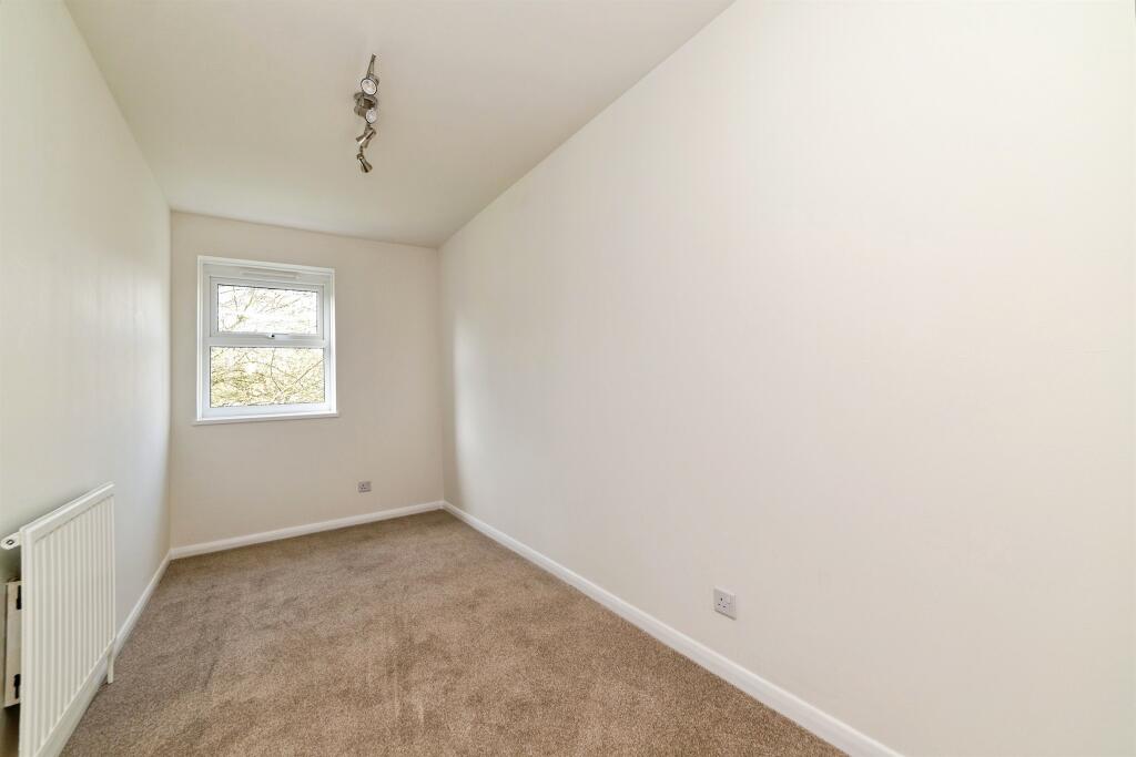 Apartment in Welwyn Garden City, Haldens - More