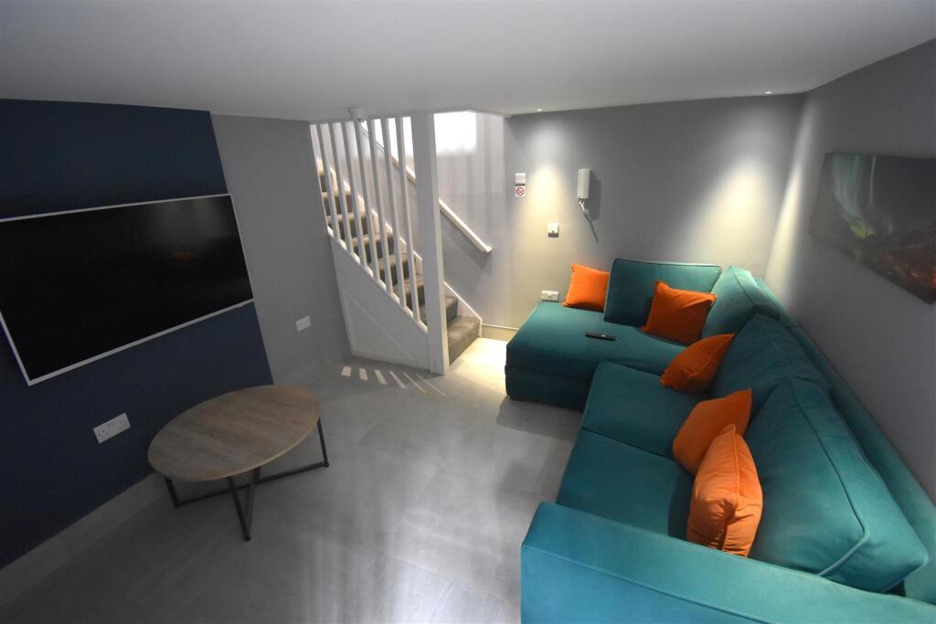 House in Reading - View 4