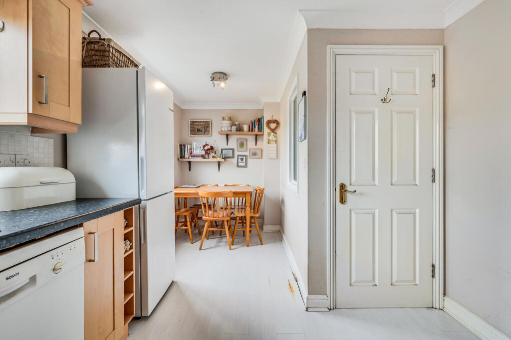 Fayrewood Drive, Great Leighs, Chelmsford photo 4