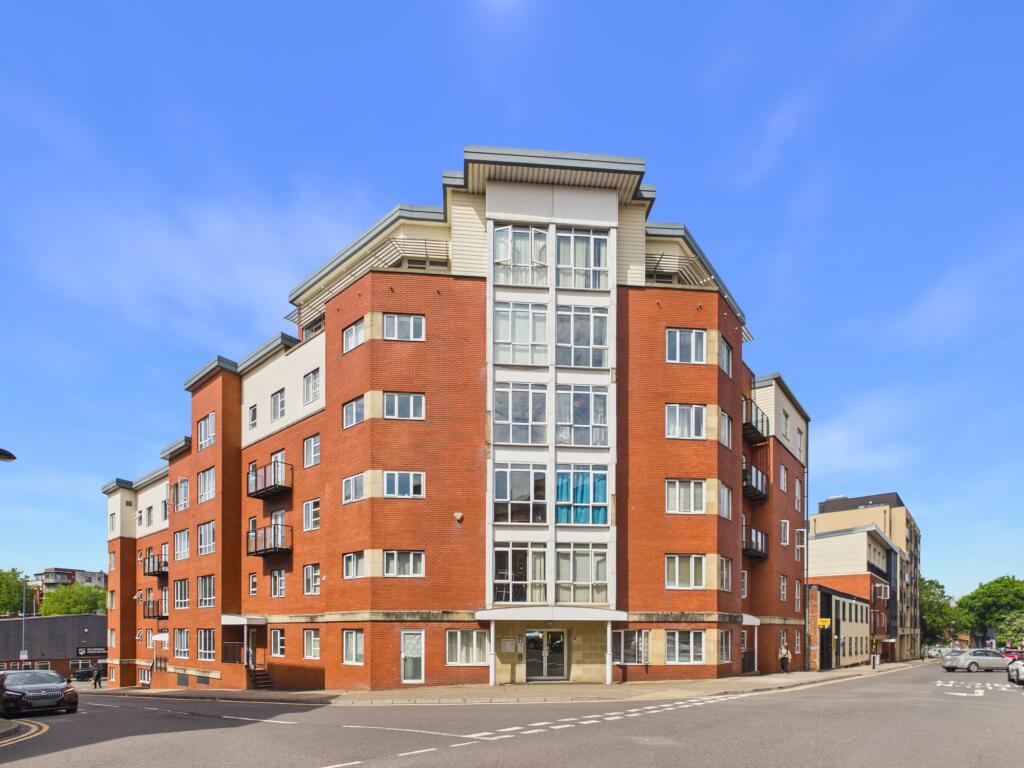 Main image of property: 10 Townsend Way, City Centre, Birmingham, B1