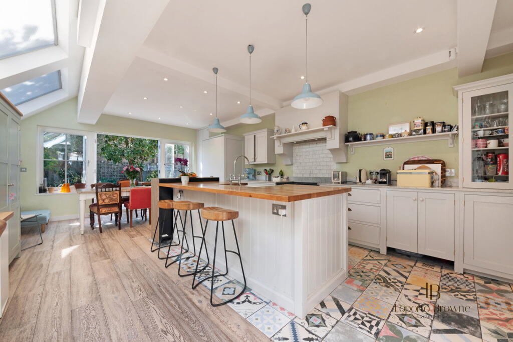 House in London, Queen's Park - View 2
