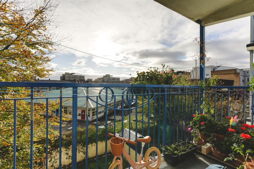 Apartment in London, Bethnal Green - View 3