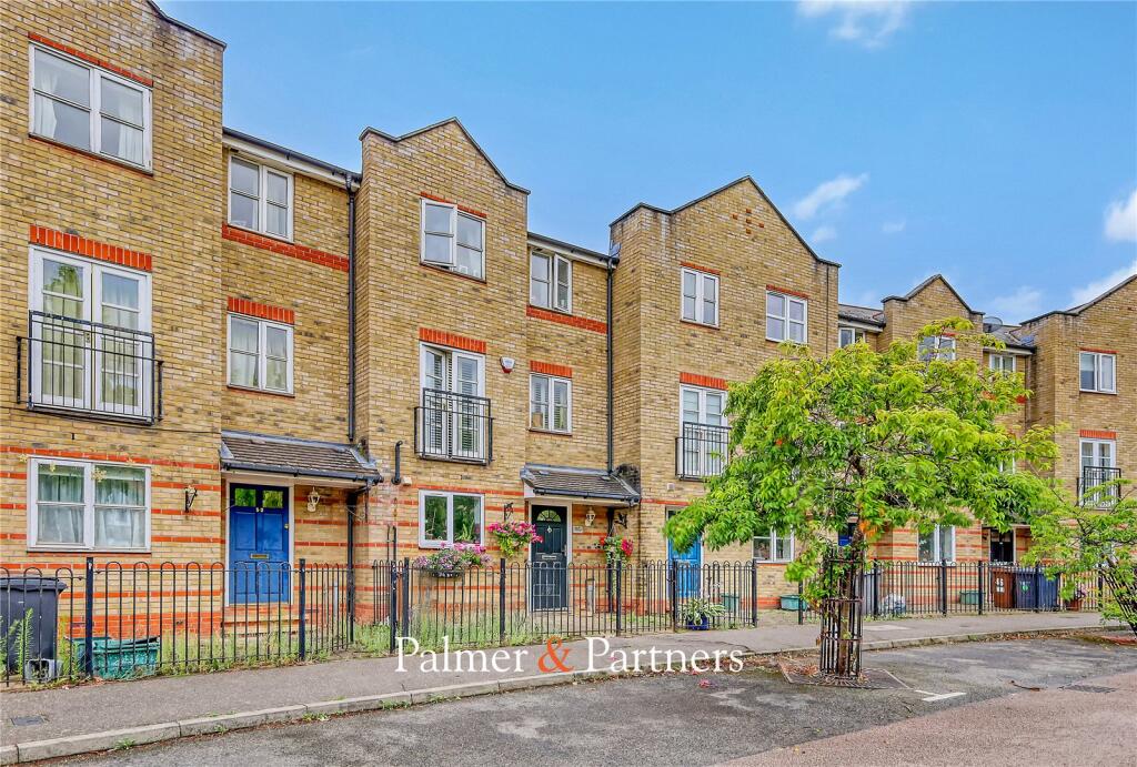 4-bed terraced on Parkinson Drive, Chelmsford, Essex, CM1, £475,000