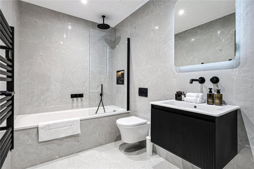 Apartment in London - More