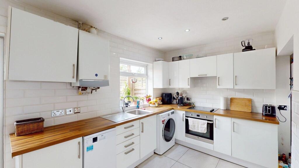 House in Bolton, Westhoughton - View 4