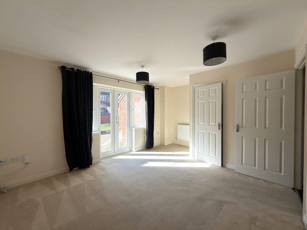 House in Gloucester - View 4