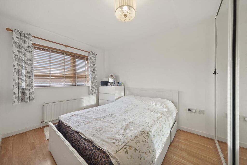 Apartment in London - More