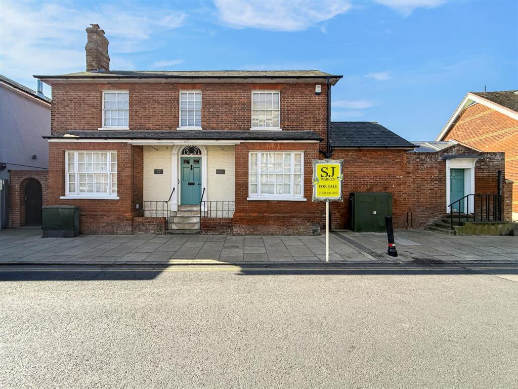 Main image of property: High Street, Burnham-On-Crouch