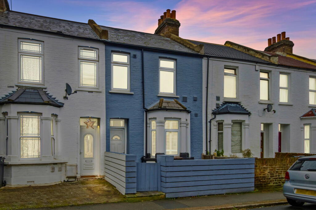 3-bed terraced on Cross Lances Rd, Hounslow, TW3 2AA, £550,000