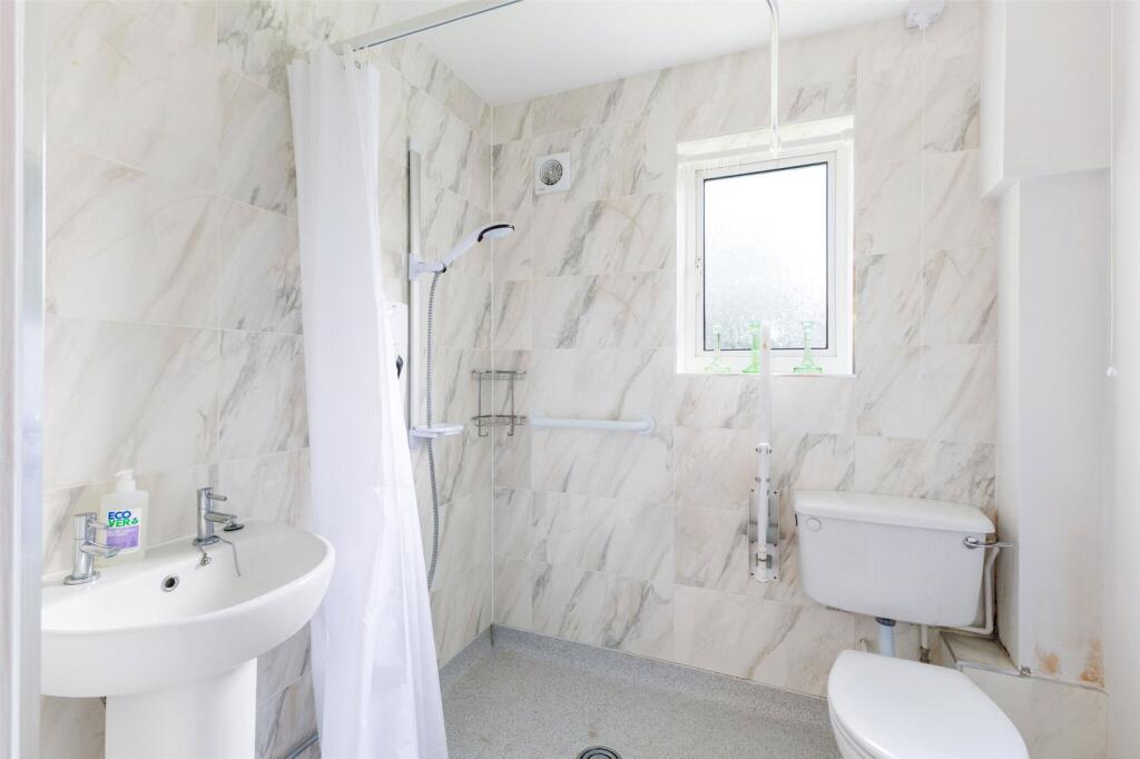 2, Frampton Drive, Willersey, Nr Broadway, Worcestershire, WR12 photo 3