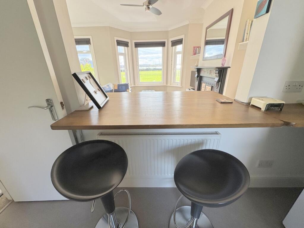 Apartment in Poole - More