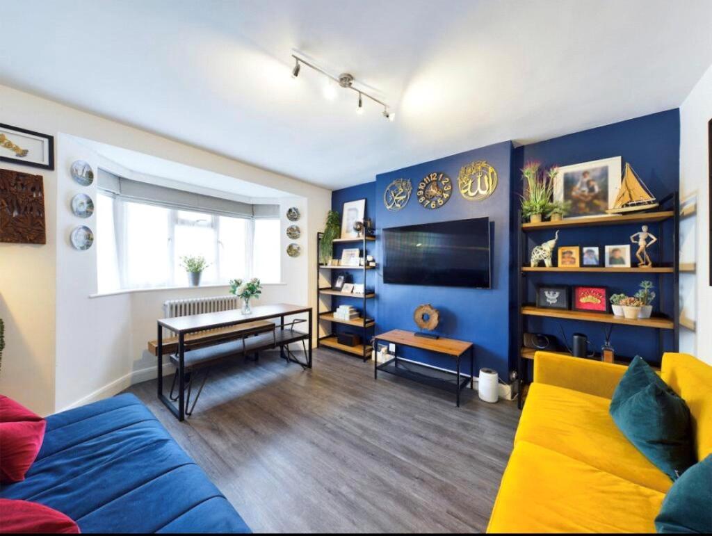 Main image of property: Amblecote Road, London