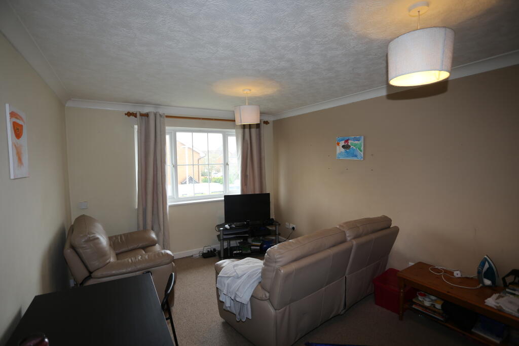Meteor Close, Woodley, Reading, Berkshire, RG5 photo 2