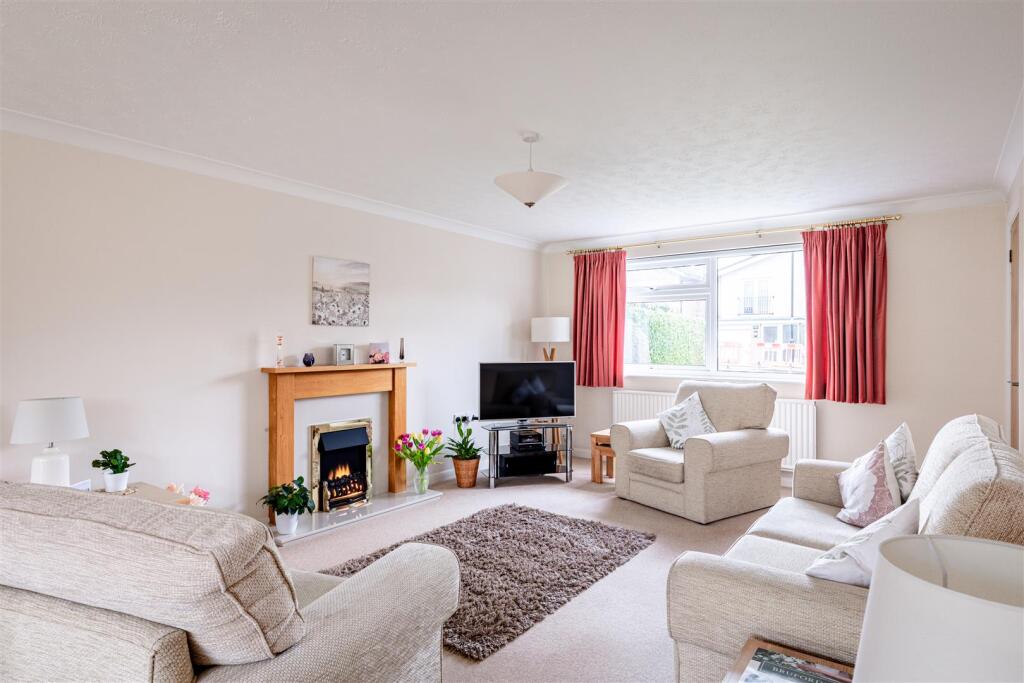 House in Redhill - View 3