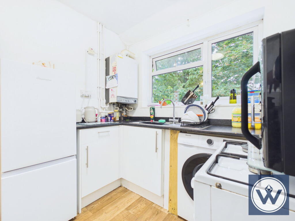Apartment in Slough - More