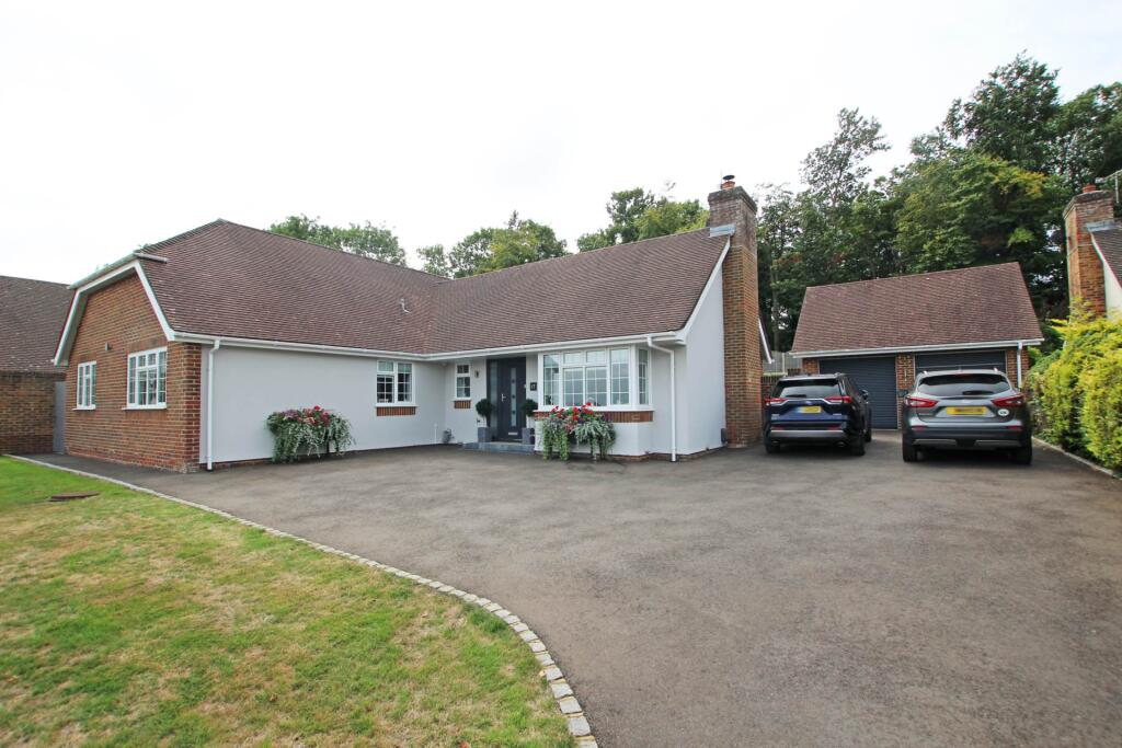 4-bed detached on Buckhurst Close, Eastbourne, BN20 9EF, £800,000