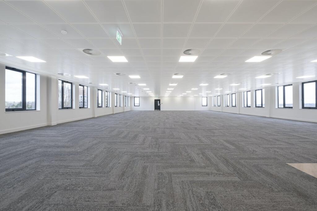 Column free offices
