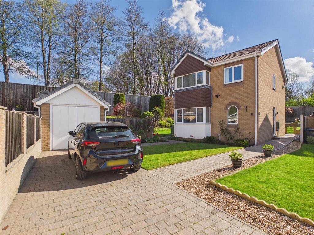 Main image of property: Sheards Close, Dronfield Woodhouse, Dronfield