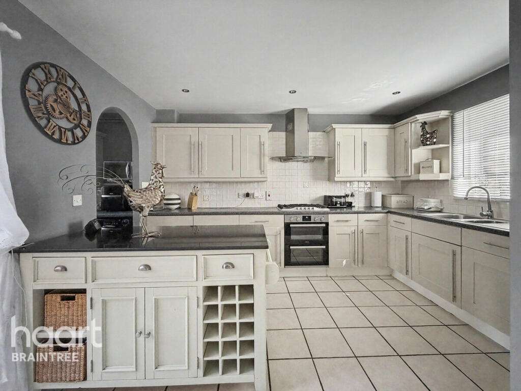 House in Uttlesford, Flitch Green - View 2