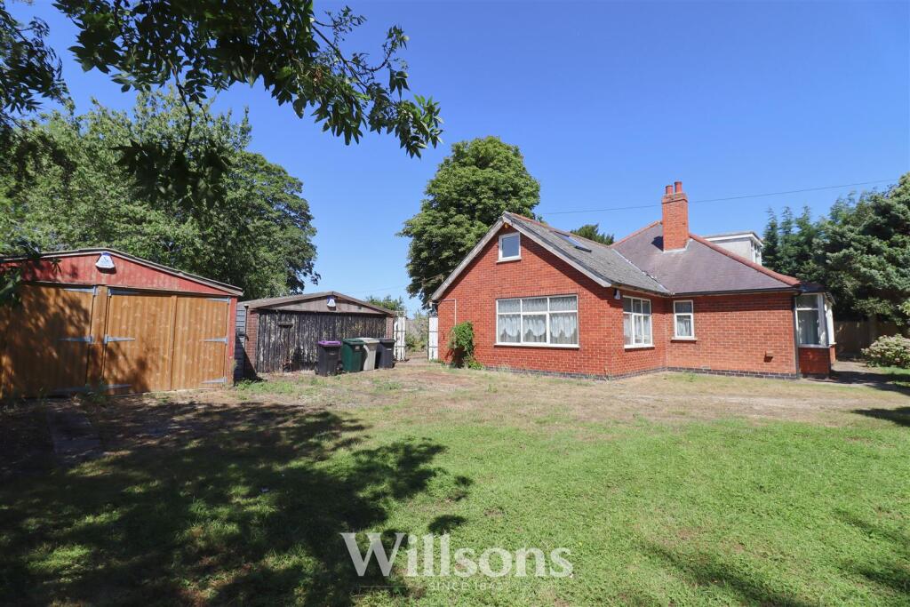 3-bed bungalow on Alford Road, Bilsby, Alford, £325,000