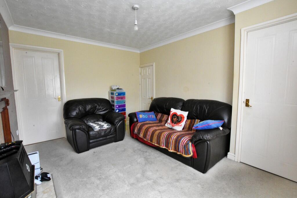 House in Rugby, Warwickshire - View 3