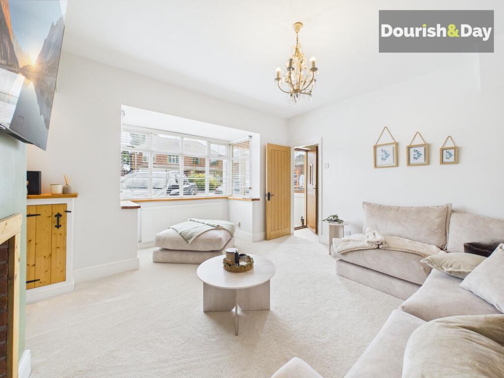 House in Walsall, Summerford Place - More