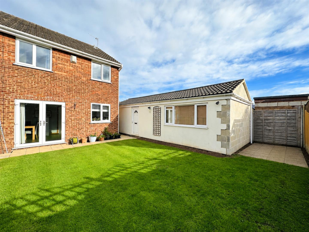 House in Thorpe Willoughby - View 4