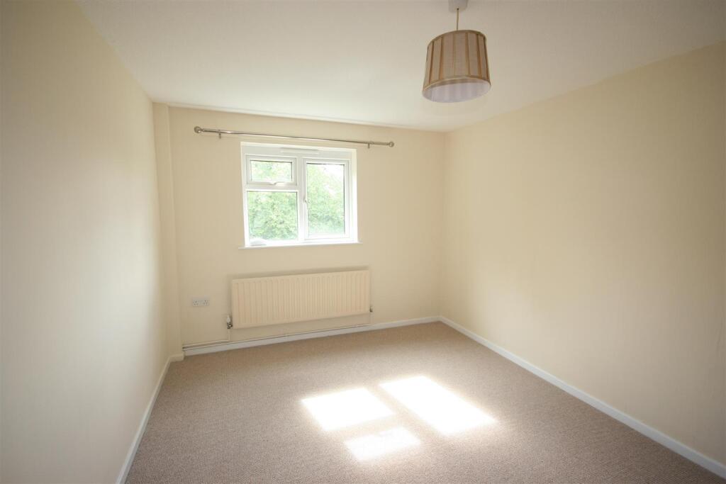 Market Walk, Kettering Road - NN1 - View 5