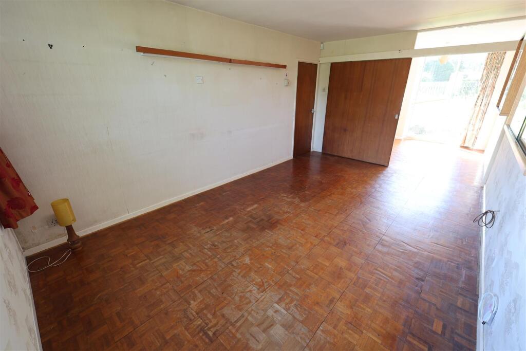 Malmains Drive, Frenchay, Bristol, BS16 1PX photo 4