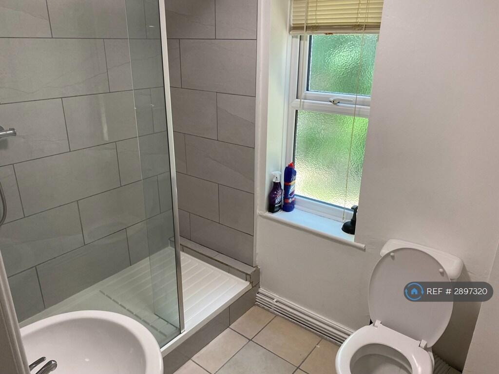 Apartment in Leeds - More
