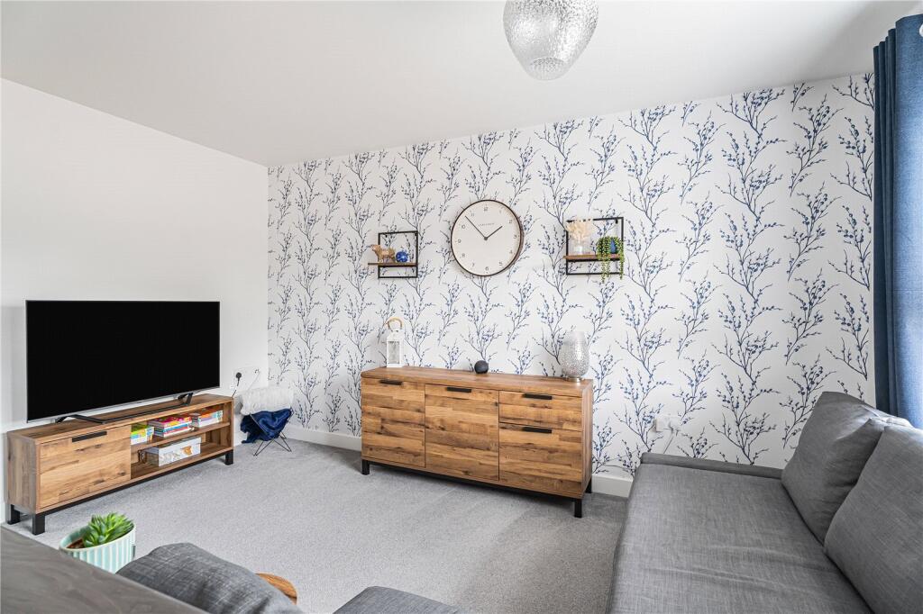 Apartment in Watford - View 4