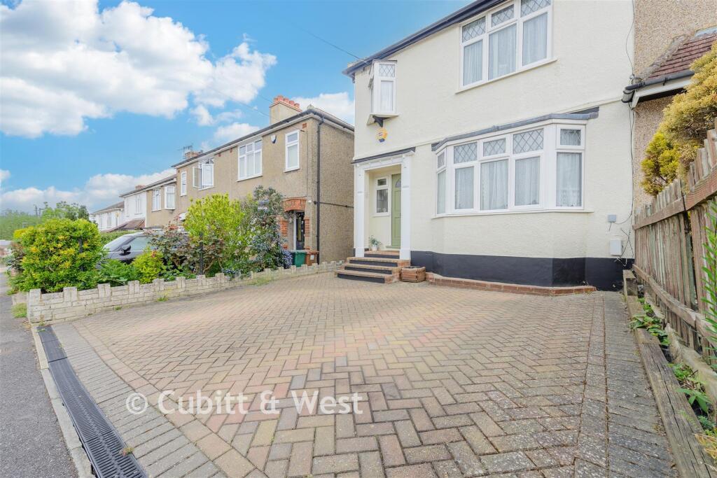 Prince Albert Square, Redhill, Surrey photo 2