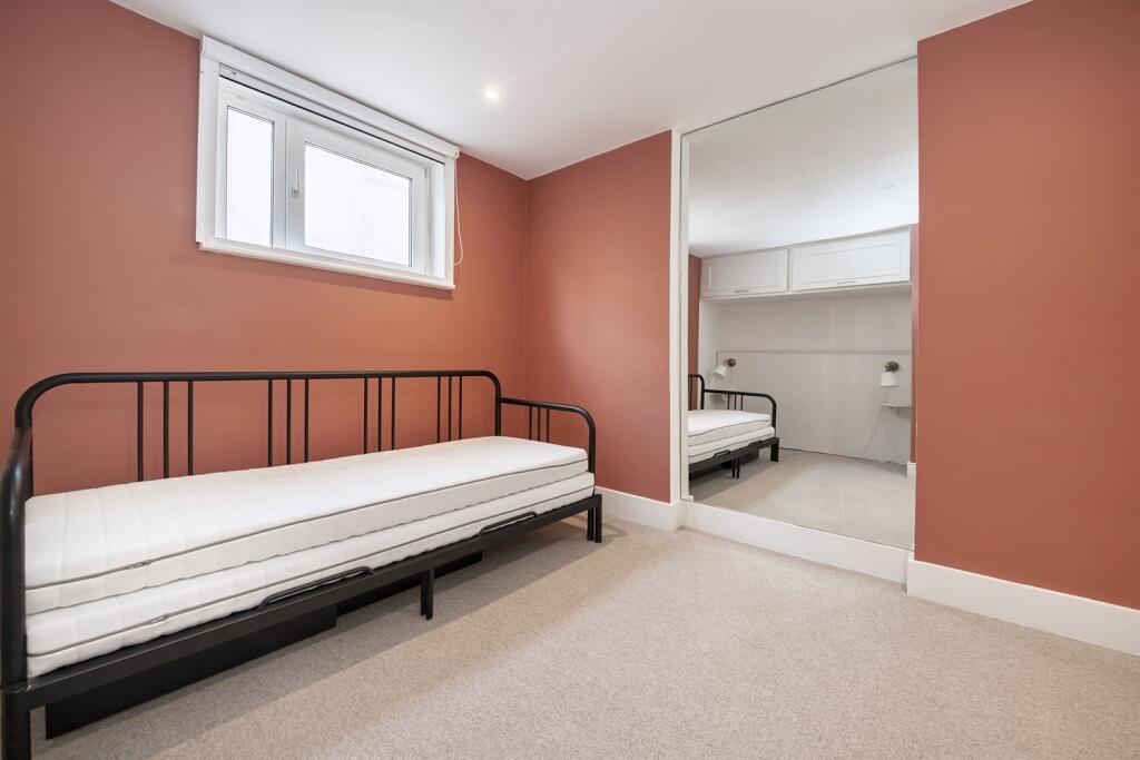 Apartment in London, North Kensington - View 5