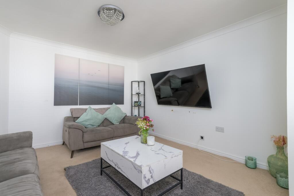 Apartment in Dunfermline, Fife - View 5