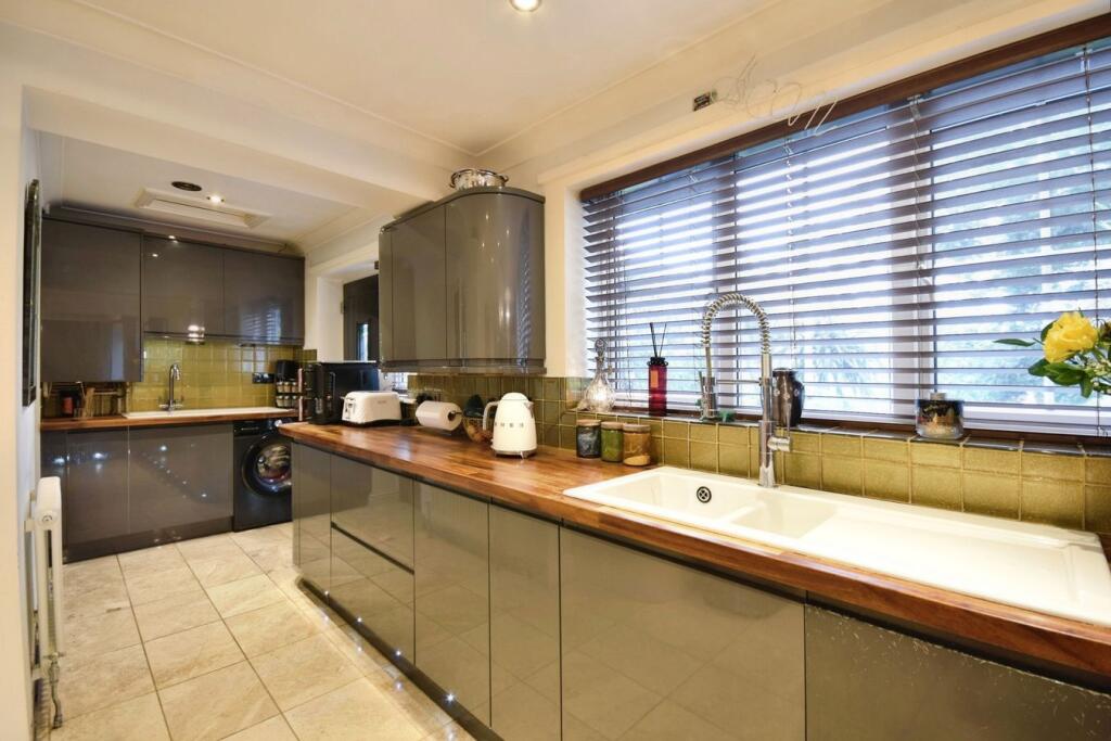 House in Bridport, Dorset - View 3