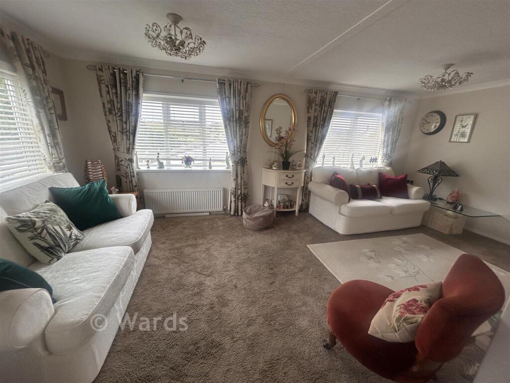 House in Maidstone, East Farleigh - More