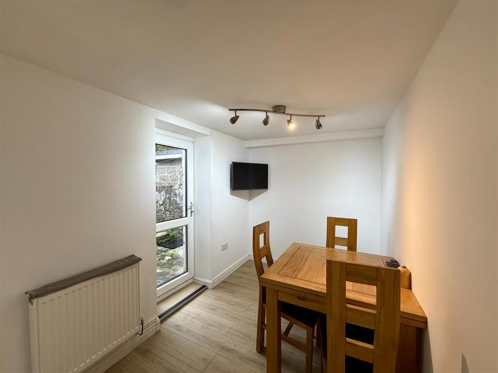 House in Bangor, Gwynedd - View 2